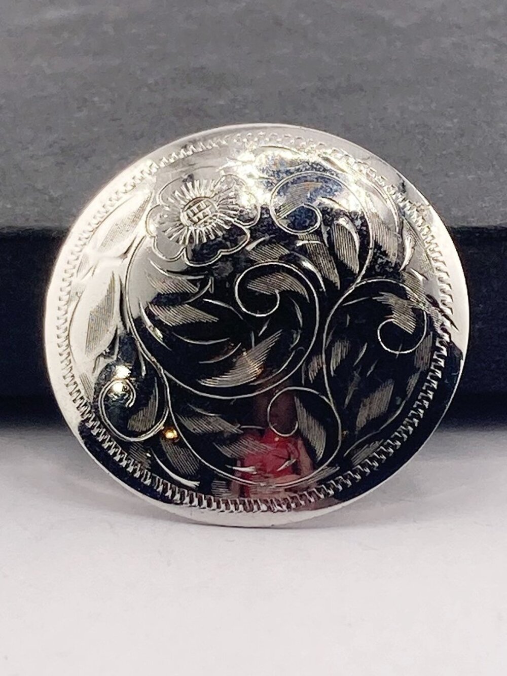 BOND BOYD Vintage etched sterling silver brooch w/ a swirling flower leaf design